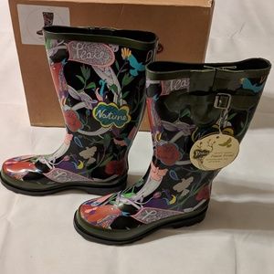 Sakroots Rainboots Black Peace Print Size 9
